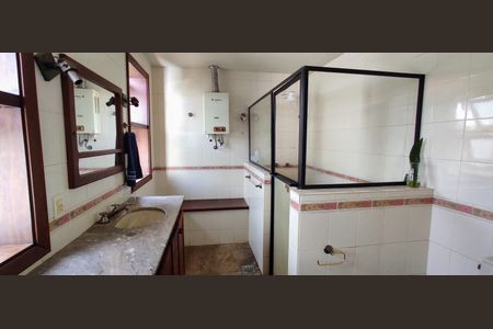 Banheiro de casa à venda com 3 quartos, 316m² em Cidade Universitária, Campinas