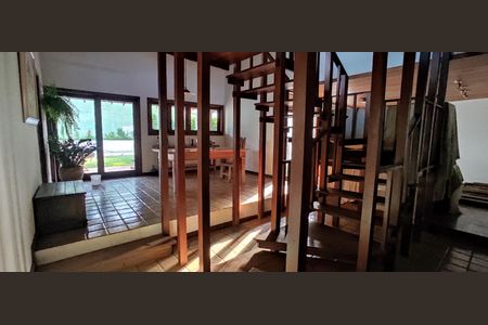 Casa à venda com 316m², 3 quartos e 4 vagas Casa à venda com 316m², 3 quartos e 4 vagasSala