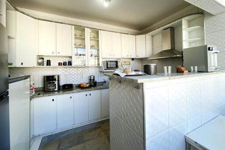 Apartamento à venda com 280m², 4 quartos e 1 vaga Apartamento à venda com 280m², 4 quartos e 1 vagaCozinha