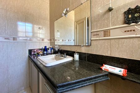 Apartamento à venda com 280m², 4 quartos e 1 vaga Apartamento à venda com 280m², 4 quartos e 1 vagaBanheiro da Suíte 2