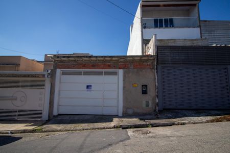 Casa para alugar com 48m², 1 quarto e 2 vagas Casa para alugar com 48m², 1 quarto e 2 vagasFachada