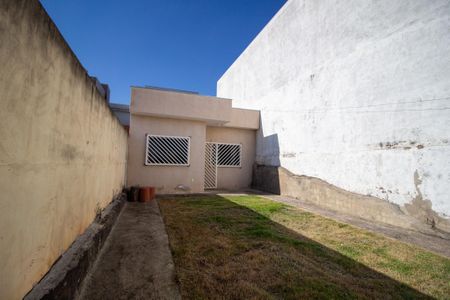 Casa para alugar com 48m², 1 quarto e 2 vagas Casa para alugar com 48m², 1 quarto e 2 vagasQuintal