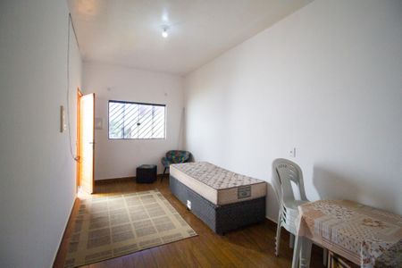 Casa para alugar com 48m², 1 quarto e 2 vagas Casa para alugar com 48m², 1 quarto e 2 vagasSala