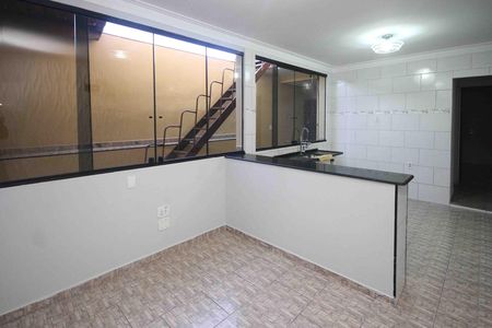Casa à venda com 330m², 5 quartos e 2 vagas Casa à venda com 330m², 5 quartos e 2 vagasSala de Jantar