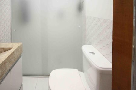 Casa à venda com 330m², 5 quartos e 2 vagas Casa à venda com 330m², 5 quartos e 2 vagasBanheiro 02