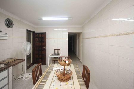 Casa à venda com 330m², 5 quartos e 2 vagas Casa à venda com 330m², 5 quartos e 2 vagasCozinha