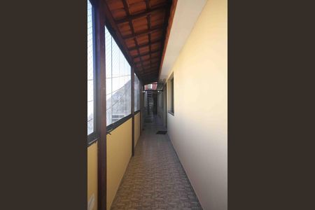 Casa à venda com 330m², 5 quartos e 2 vagas Casa à venda com 330m², 5 quartos e 2 vagasCorredor