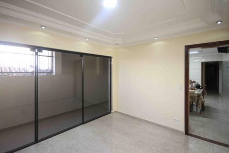 Casa à venda com 330m², 5 quartos e 2 vagas Casa à venda com 330m², 5 quartos e 2 vagasSala