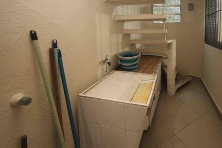 Casa à venda com 330m², 5 quartos e 2 vagas Casa à venda com 330m², 5 quartos e 2 vagasÁrea de Serviço