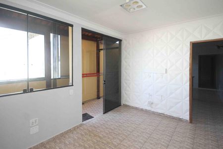 Casa à venda com 330m², 5 quartos e 2 vagas Casa à venda com 330m², 5 quartos e 2 vagasSala casa 02