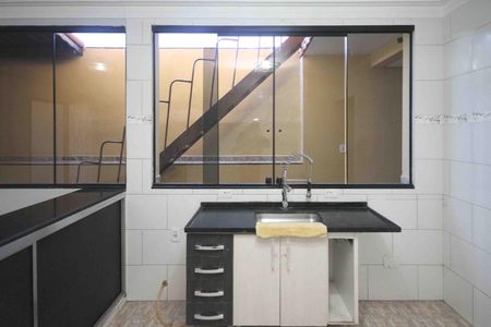 Casa à venda com 330m², 5 quartos e 2 vagas Casa à venda com 330m², 5 quartos e 2 vagasCozinha