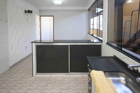 Casa à venda com 330m², 5 quartos e 2 vagas Casa à venda com 330m², 5 quartos e 2 vagasCozinha