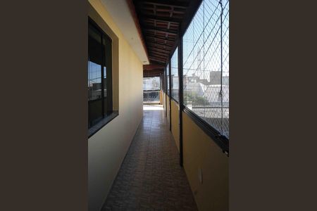 Casa à venda com 330m², 5 quartos e 2 vagas Casa à venda com 330m², 5 quartos e 2 vagasCorredor