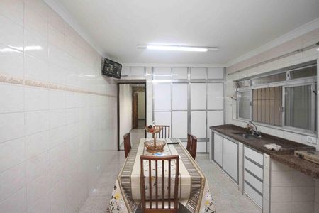 Casa à venda com 330m², 5 quartos e 2 vagas Casa à venda com 330m², 5 quartos e 2 vagasCozinha