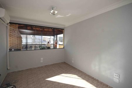 Casa à venda com 330m², 5 quartos e 2 vagas Casa à venda com 330m², 5 quartos e 2 vagasQuarto casa 02