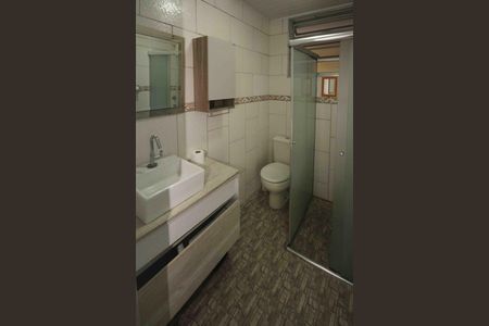 Casa à venda com 330m², 5 quartos e 2 vagas Casa à venda com 330m², 5 quartos e 2 vagasBanheiro Casa 02