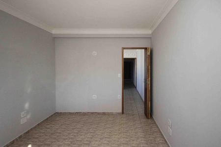Casa à venda com 330m², 5 quartos e 2 vagas Casa à venda com 330m², 5 quartos e 2 vagasQuarto casa 02