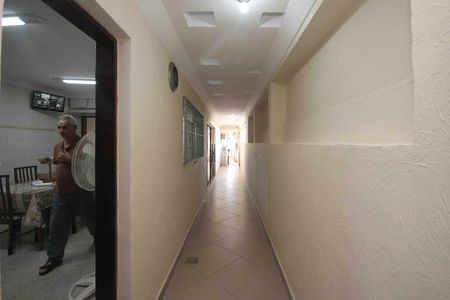 Casa à venda com 330m², 5 quartos e 2 vagas Casa à venda com 330m², 5 quartos e 2 vagasCorredor