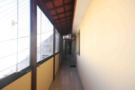 Casa à venda com 330m², 5 quartos e 2 vagas Casa à venda com 330m², 5 quartos e 2 vagasCorredor