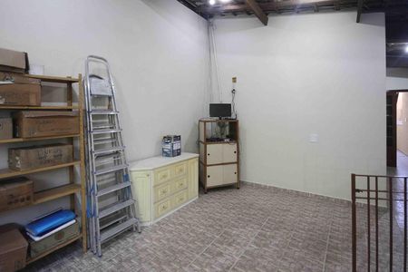 Casa à venda com 330m², 5 quartos e 2 vagas Casa à venda com 330m², 5 quartos e 2 vagasÁrea de Serviço