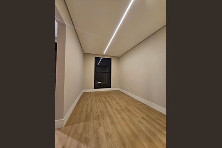 Casa de condomínio à venda com 330m², 4 quartos e 6 vagas Casa de condomínio à venda com 330m², 4 quartos e 6 vagasQuarto