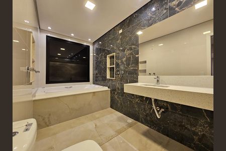 Banheiro de casa de condomínio à venda com 4 quartos, 330m² em Alphaville, Santana de Parnaíba