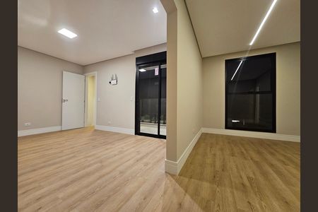 Casa de condomínio à venda com 330m², 4 quartos e 6 vagas Casa de condomínio à venda com 330m², 4 quartos e 6 vagasQuarto