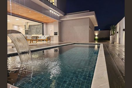 Casa de condomínio à venda com 330m², 4 quartos e 6 vagas Casa de condomínio à venda com 330m², 4 quartos e 6 vagasÁrea externa