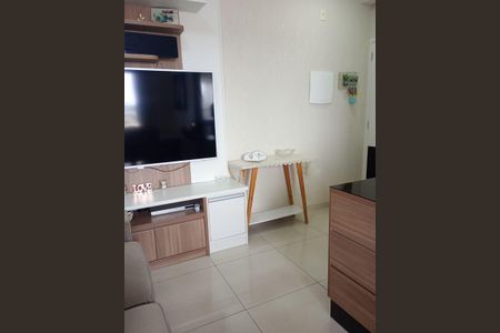 Sala de apartamento à venda com 2 quartos, 50m² em Dos Ortizes, Valinhos