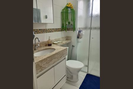 Banheiro de apartamento à venda com 2 quartos, 50m² em Dos Ortizes, Valinhos