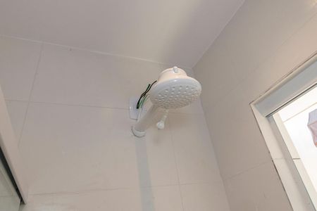 Banheiro de casa para alugar com 1 quarto, 22m² em Penha, Rio de Janeiro