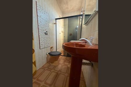 Banheiro de casa para alugar com 3 quartos, 100m² em Qnj 39, Brasília