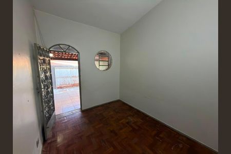 Sala de casa para alugar com 3 quartos, 100m² em Qnj 39, Brasília
