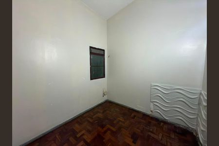 Quarto 01  de casa para alugar com 3 quartos, 100m² em Qnj 39, Brasília