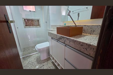 Casa à venda com 225m², 4 quartos e 3 vagas Casa à venda com 225m², 4 quartos e 3 vagasBanheiro social 1