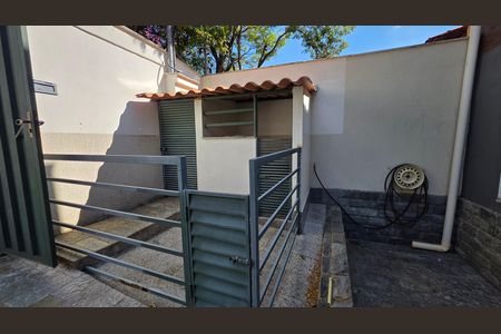 Casa à venda com 225m², 4 quartos e 3 vagas Casa à venda com 225m², 4 quartos e 3 vagasCanil