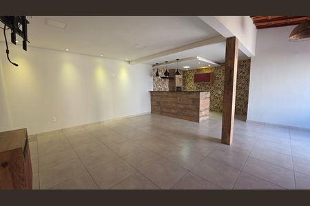 Casa à venda com 225m², 4 quartos e 3 vagas Casa à venda com 225m², 4 quartos e 3 vagasÁrea comum - Churrasqueira