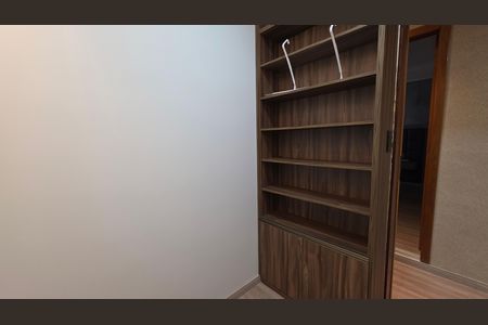 Casa à venda com 225m², 4 quartos e 3 vagas Casa à venda com 225m², 4 quartos e 3 vagasEscritório