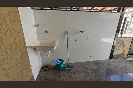Casa à venda com 225m², 4 quartos e 3 vagas Casa à venda com 225m², 4 quartos e 3 vagasLavanderia (Torneira)