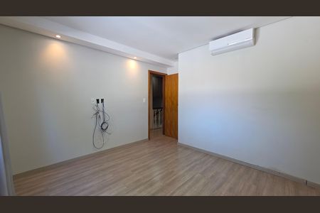 Casa à venda com 225m², 4 quartos e 3 vagas Casa à venda com 225m², 4 quartos e 3 vagasQuarto 2