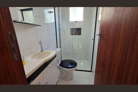 Casa à venda com 225m², 4 quartos e 3 vagas Casa à venda com 225m², 4 quartos e 3 vagasBanheiro social