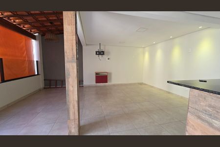 Casa à venda com 225m², 4 quartos e 3 vagas Casa à venda com 225m², 4 quartos e 3 vagasÁrea comum - Churrasqueira