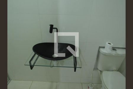 Casa à venda com 297m², 6 quartos e 2 vagas Casa à venda com 297m², 6 quartos e 2 vagasBanheiro