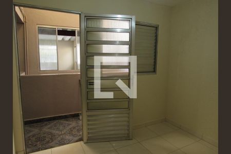 Casa à venda com 297m², 6 quartos e 2 vagas Casa à venda com 297m², 6 quartos e 2 vagasQuarto