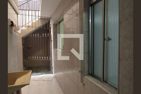 Casa à venda com 297m², 6 quartos e 2 vagas Casa à venda com 297m², 6 quartos e 2 vagasÁrea Externa