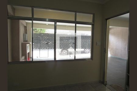 Casa à venda com 297m², 6 quartos e 2 vagas Casa à venda com 297m², 6 quartos e 2 vagasSala