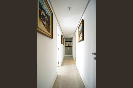 Corredor dos quartos de apartamento para alugar com 4 quartos, 180m² em Vila Gomes Cardim, São Paulo
