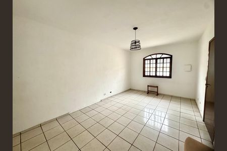 Casa para alugar com 110m², 3 quartos e 2 vagas Casa para alugar com 110m², 3 quartos e 2 vagasSala
