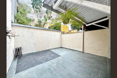 Quintal de casa para alugar com 3 quartos, 110m² em Vila Rosalia, Guarulhos