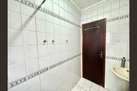 Casa para alugar com 110m², 3 quartos e 2 vagas Casa para alugar com 110m², 3 quartos e 2 vagasBanheiro 2